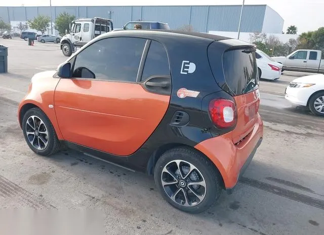 WMEFJ9BAXHK230583 2017 2017 Smart Fortwo- Electric Drive Pa 3