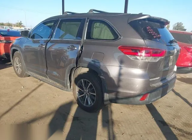 5TDKZRFH4KS570387 2019 2019 Toyota Highlander- Xle 3