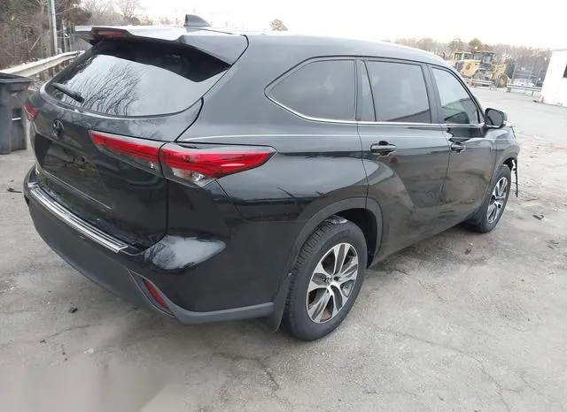 5TDKDRAH6PS522984 2023 2023 Toyota Highlander- Xle 4