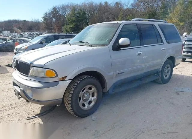 5LMPU28A4XLJ41053 1999 1999 Lincoln Navigator 2