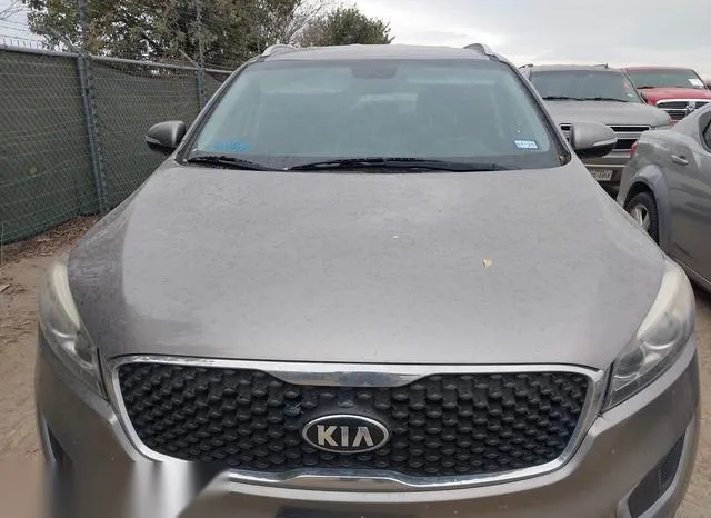 5XYPG4A56HG230076 2017 2017 KIA Sorento- 3-3L Lx 10