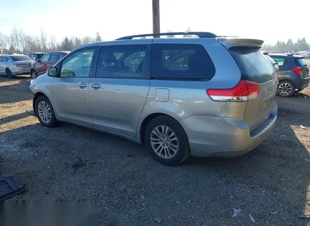 5TDYK3DCXDS364934 2013 2013 Toyota Sienna- Xle V6 8 Passenger 3