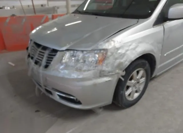 2C4RC1BG5CR312663 2012 2012 Chrysler Town and Country- Touring 6