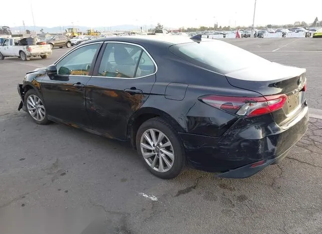 4T1C11AKXMU426417 2021 2021 Toyota Camry- LE 3