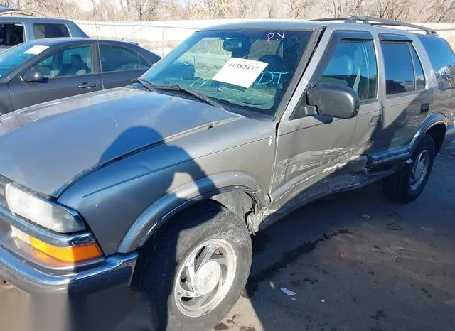 1GNDT13WX12195102 2001 2001 Chevrolet Blazer- LT 6