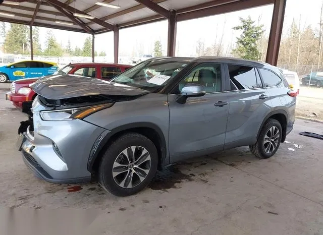 5TDKDRBH9PS517583 2023 2023 Toyota Highlander- Xle 2