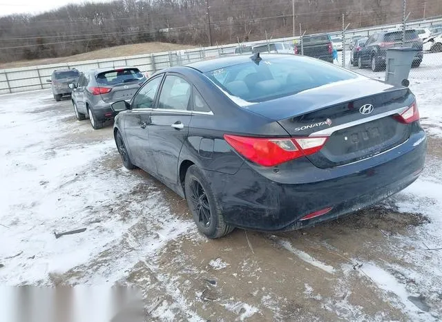 5NPEB4ACXCH452819 2012 2012 Hyundai Sonata- Gls 3