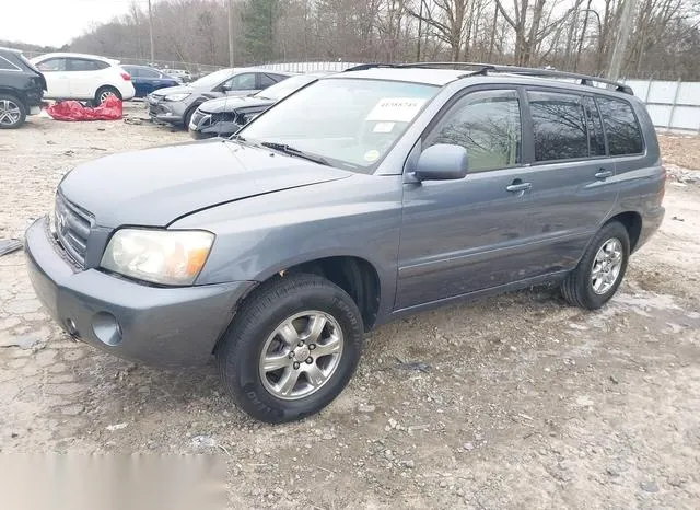 JTEDD21A140079575 2004 2004 Toyota Highlander 2