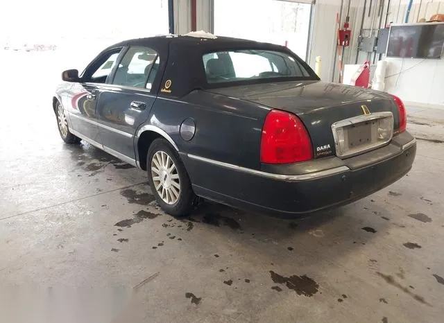 1LNHM83W64Y644935 2004 2004 Lincoln Town Car- Ultimate 3