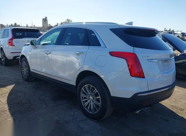 1GYKNCRS1JZ247907 2018 2018 Cadillac XT5- Luxury 3