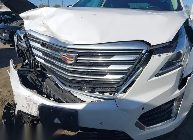 1GYKNCRS1JZ247907 2018 2018 Cadillac XT5- Luxury 6