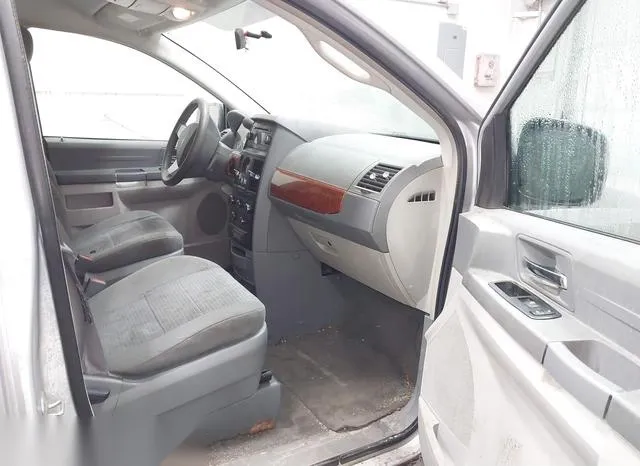 2A8HR44H48R618609 2008 2008 Chrysler Town and Country- LX 5