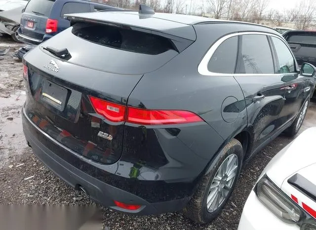 SADCK2FX1KA352139 2019 2019 Jaguar F-Pace- 25T Prestige 4