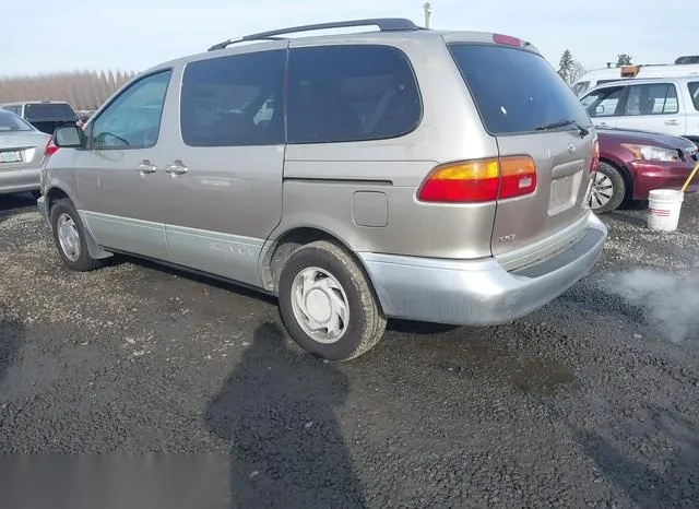 4T3ZF13C2YU207708 2000 2000 Toyota Sienna- Xle 3