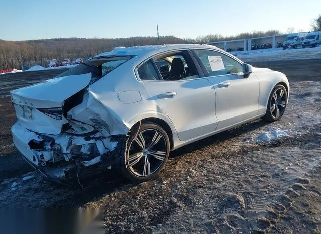 7JRL12TL8NG162261 2022 2022 Volvo S60- B5 Inscription 4