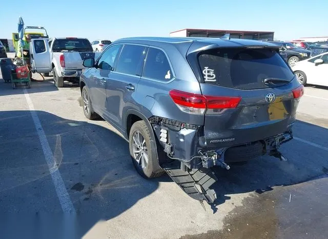 5TDJZRFH2HS518616 2017 2017 Toyota Highlander- Xle 3