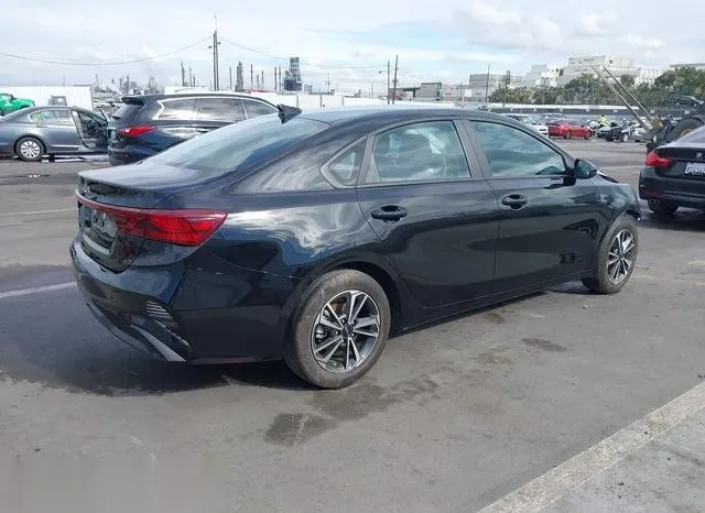 3KPF24AD9NE503909 2022 2022 KIA Forte- Lxs 4