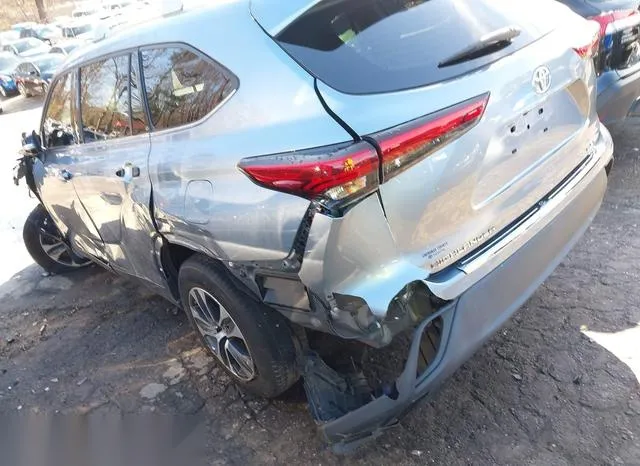 5TDGZRBH2LS030548 2020 2020 Toyota Highlander- Xle 3