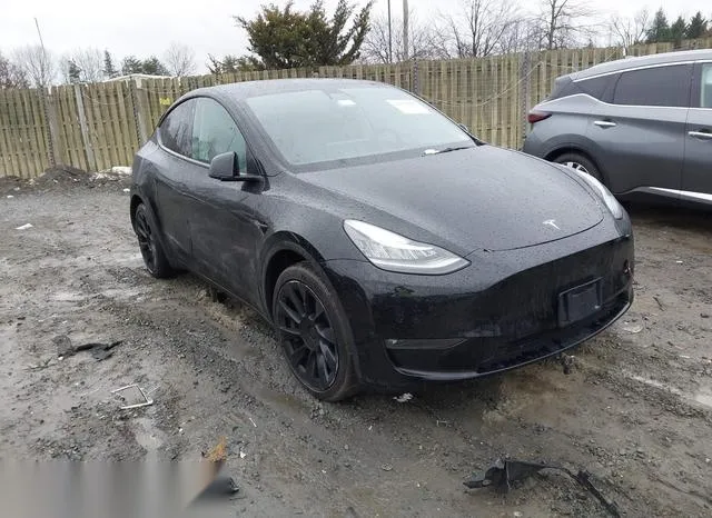 5YJYGDEE8MF229401 2021 2021 Tesla Model Y- Long Range Dual 1