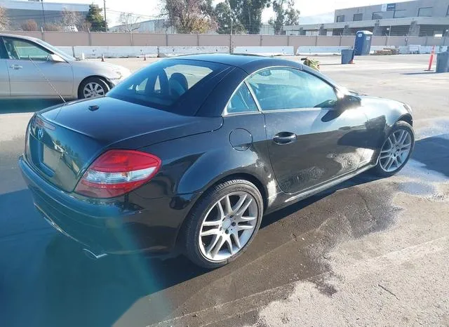 WDBWK54FX7F156617 2007 2007 Mercedes-Benz SLK 280 4