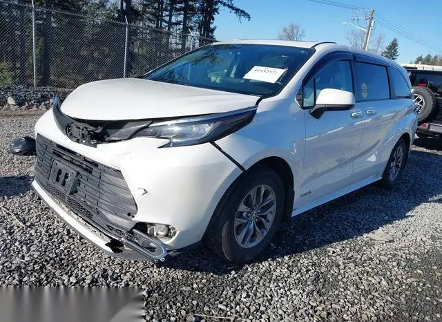 5TDYRKEC1MS009316 2021 2021 Toyota Sienna- Xle 2