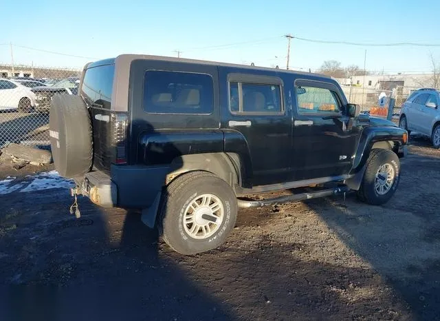 5GTDN136668204393 2006 2006 Hummer H3- SUV 4