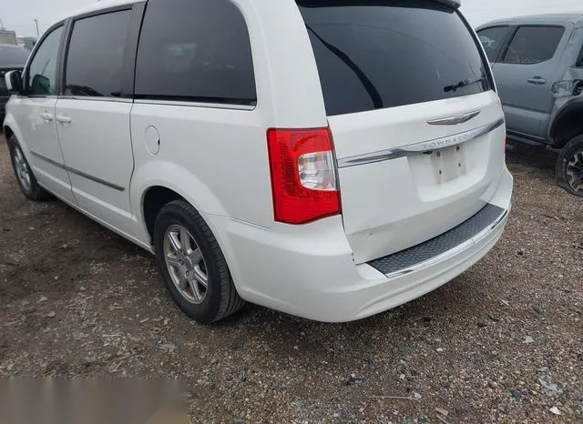 2A4RR5DG2BR650596 2011 2011 Chrysler Town and Country- Touring 6