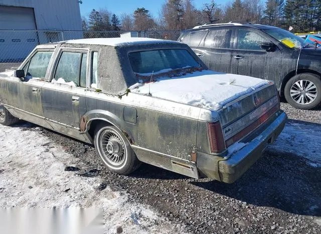 1LNBM82F2JY643462 1988 1988 Lincoln Town Car- Signature 3