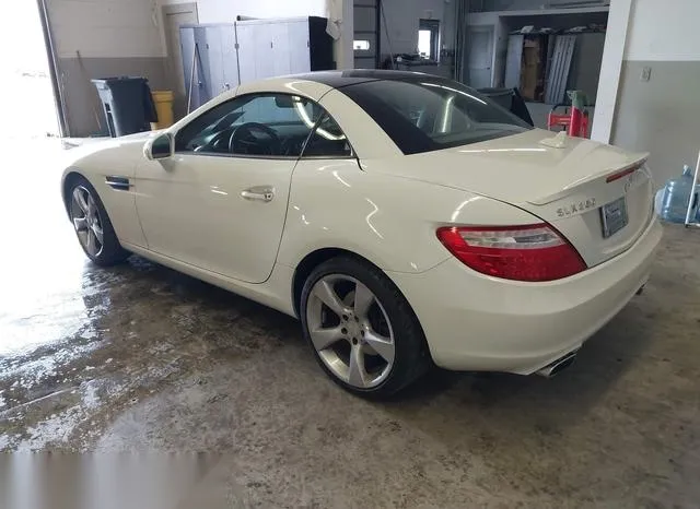 WDDPK5HA7CF033281 2012 2012 Mercedes-Benz SLK 350 3