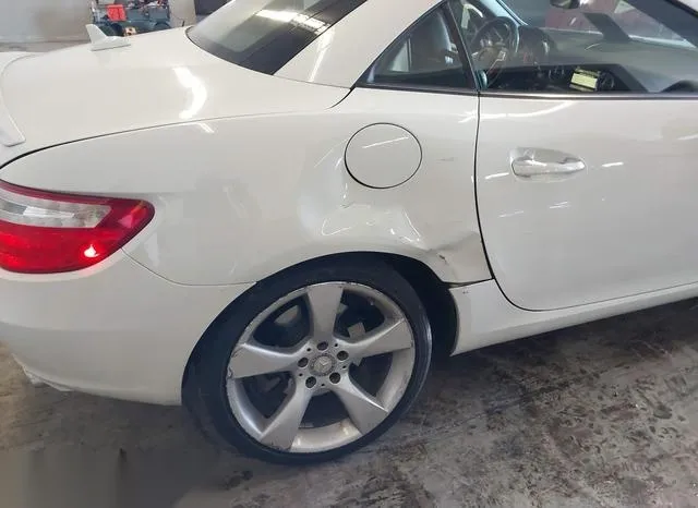 WDDPK5HA7CF033281 2012 2012 Mercedes-Benz SLK 350 6