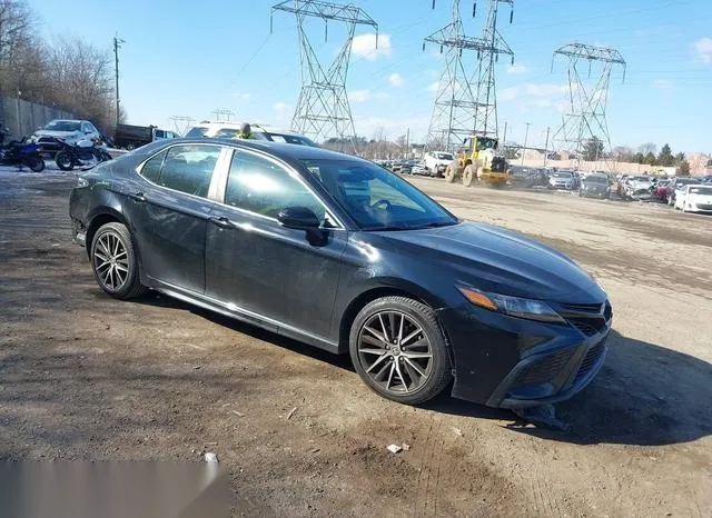 4T1G11AK0MU553162 2021 2021 Toyota Camry- SE 1