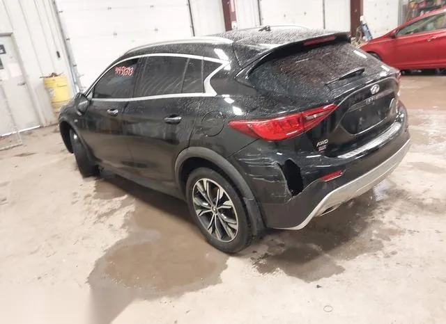 SJKCH5CR4KA010490 2019 2019 Infiniti QX30- Luxe 3