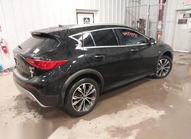 SJKCH5CR4KA010490 2019 2019 Infiniti QX30- Luxe 4