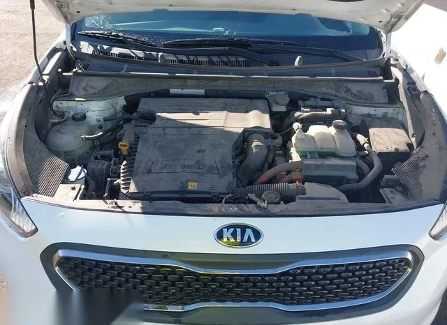 KNDCB3LC6H5044078 2017 2017 KIA Niro- LX 10