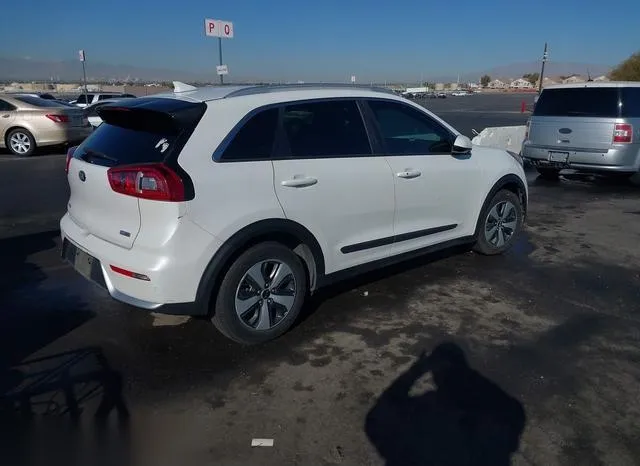 KNDCB3LC6H5044078 2017 2017 KIA Niro- LX 4