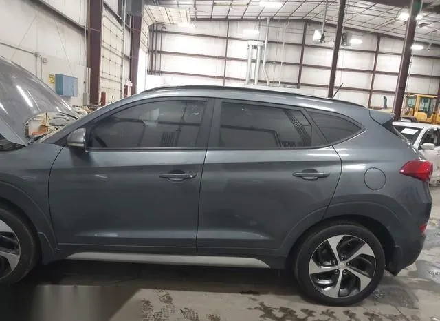 KM8J3CA26HU552194 2017 2017 Hyundai Tucson- Value 6