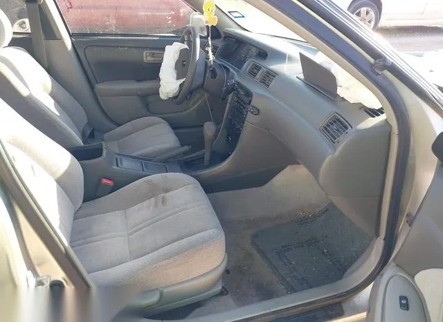 JT2BF22K810300669 2001 2001 Toyota Camry- Le V6 5