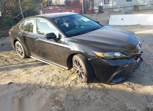 4T1G11AKXMU533680 2021 2021 Toyota Camry- SE 1