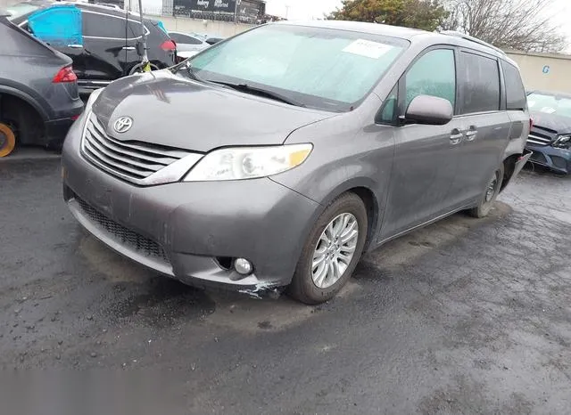 5TDYK3DC6FS555740 2015 2015 Toyota Sienna- Xle 8 Passenger 2