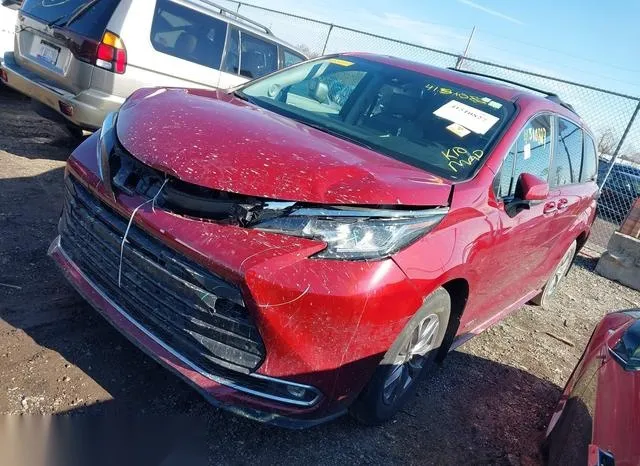 5TDJRKEC2MS055187 2021 2021 Toyota Sienna- Xle 2