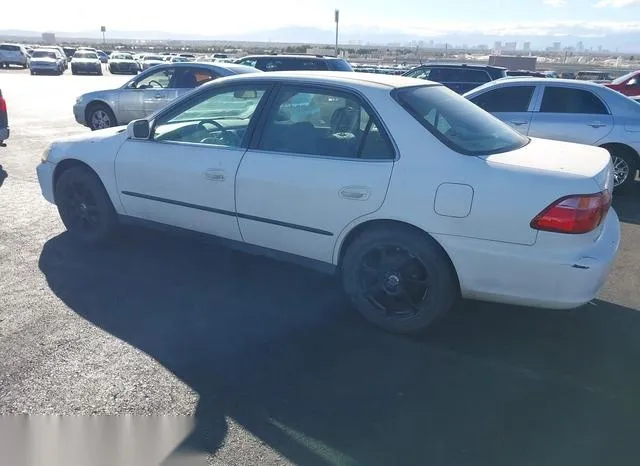 1HGCG164XWA030524 1998 1998 Honda Accord- Lx V6 3