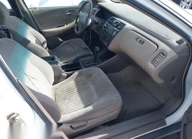 1HGCG164XWA030524 1998 1998 Honda Accord- Lx V6 5