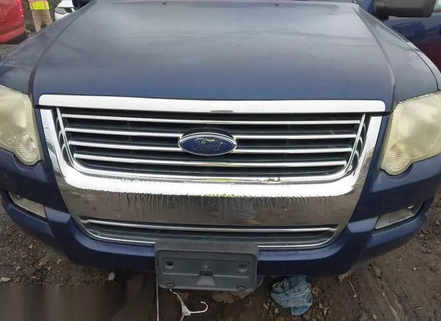 1FMEU63E68UB09129 2008 2008 Ford Explorer- Xlt 6