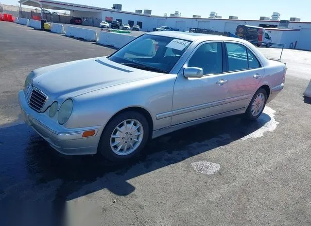 WDBJF65J2YB070119 2000 2000 Mercedes-Benz E 320 2