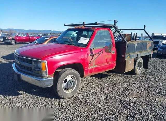 1GBHC34J0YF519870 2000 2000 Chevrolet C3500 Chassis 2