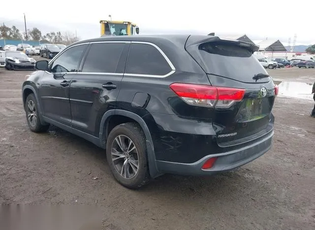 5TDZZRFH9KS356784 2019 2019 Toyota Highlander- Le Plus 3