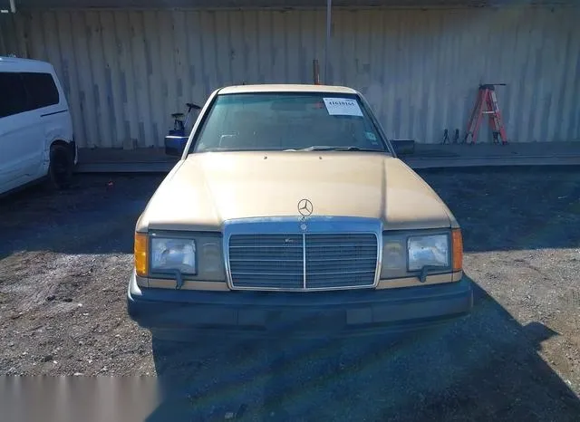 WDBEA30D5GA213584 1986 1986 Mercedes-Benz 300- E 6