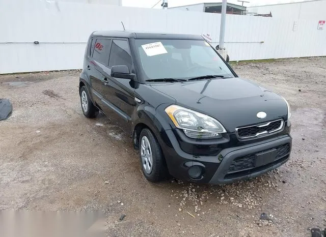 KNDJT2A58D7638205 2013 2013 KIA Soul 1