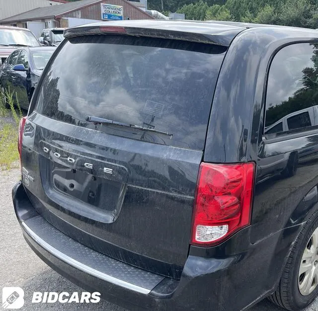 2C4RDGBG3HR687183 2017 2017 Dodge Grand Caravan- SE 4