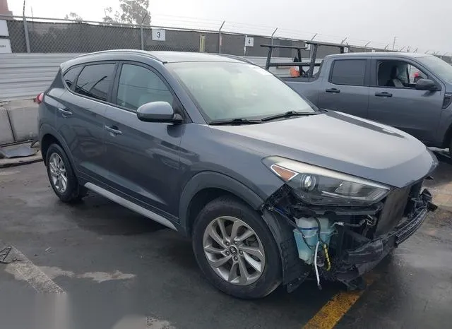 KM8J33A43JU600807 2018 2018 Hyundai Tucson- Sel 1